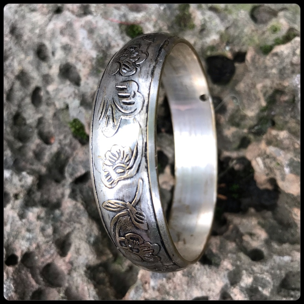 Silver toned bangle bracelet - Picture 3 of 7